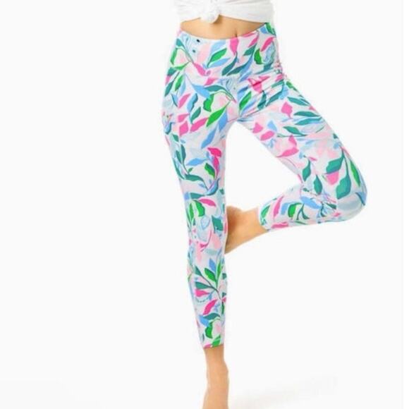 Lilly Pulitzer UPF 50+ Weekender Midi Leggings Holding Court Size L NWOT - Picture 3 of 11
